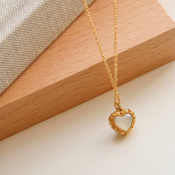 Vintage Heart Pendant Necklace