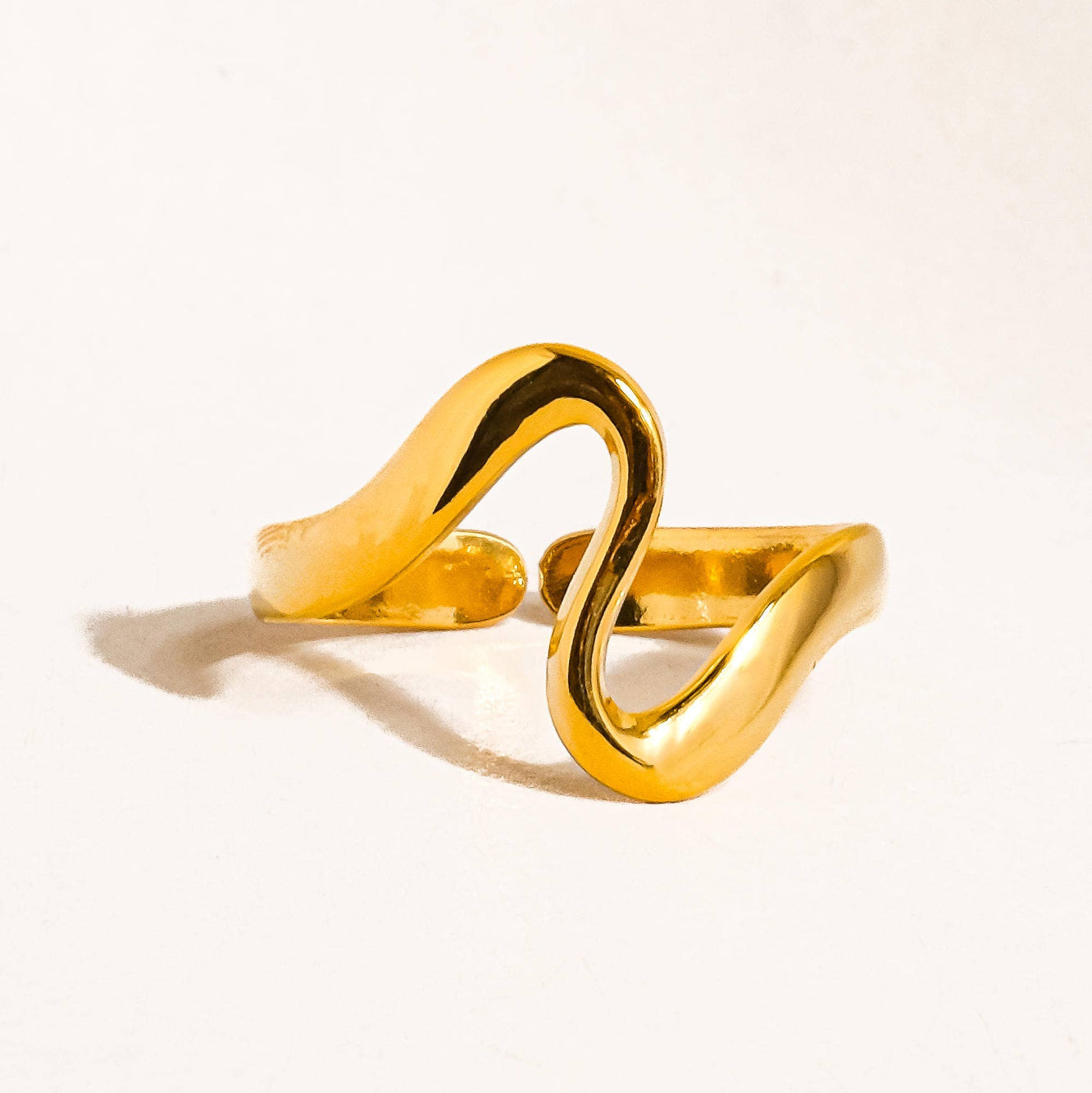 Arther Abstract Ring