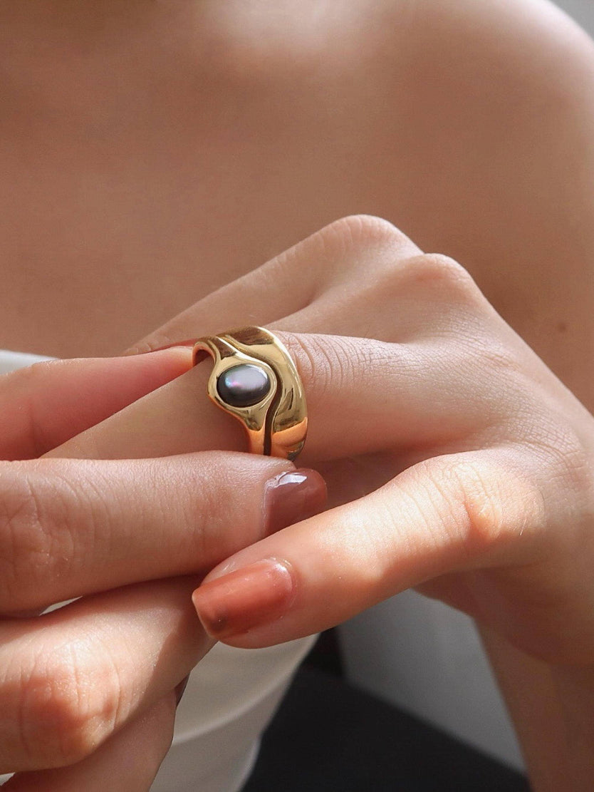 Alouette Stone Wave Ring