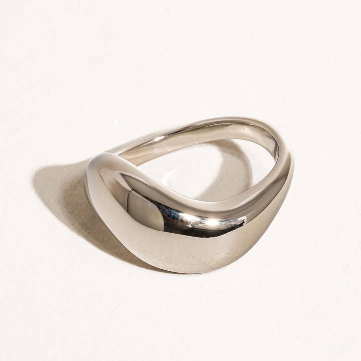 Erin Wavy Ring- Silver