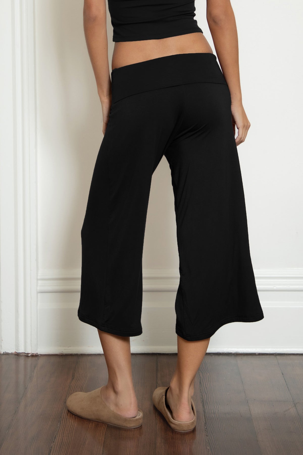 Sora Fold Over Gauchos- Black