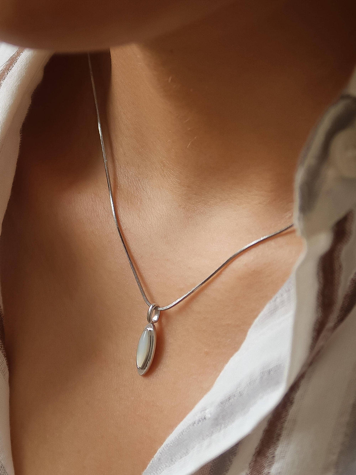 Amulet Shell Necklace: Silver