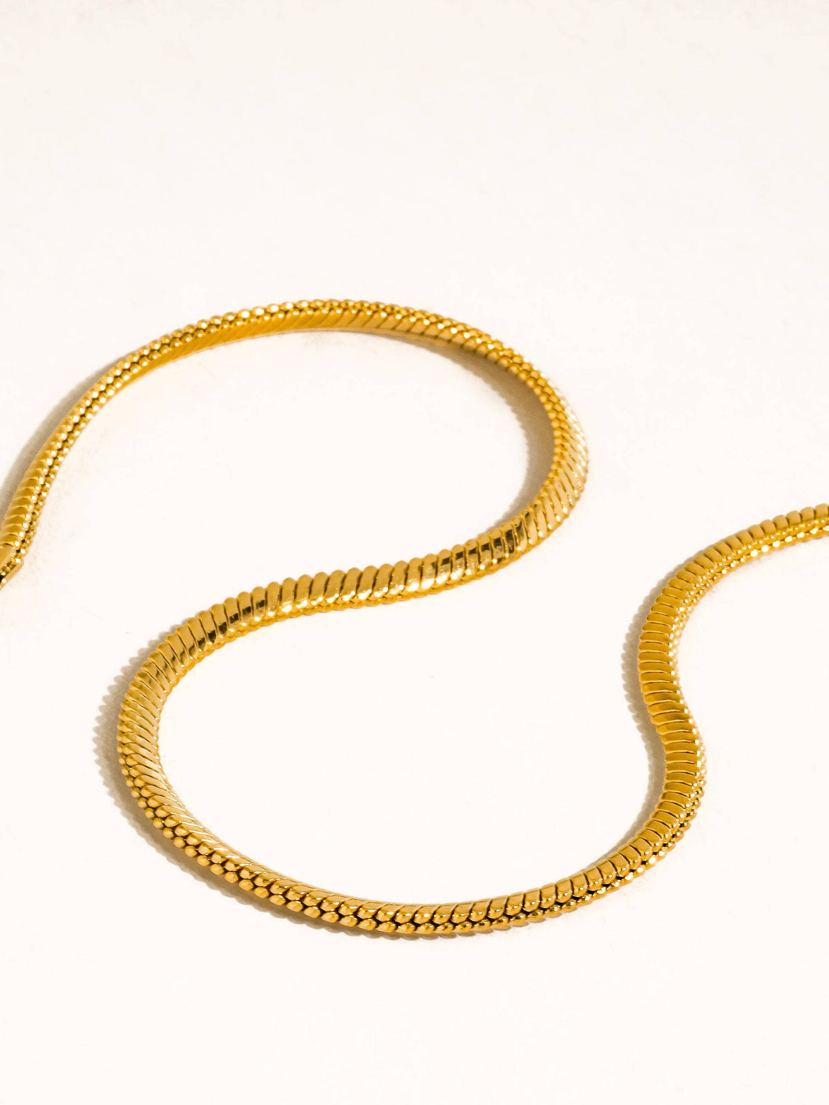 Papillon Classic Snake Chain Necklace: Gold