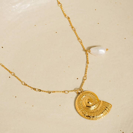 Clear Waters Shell Pearl Necklace