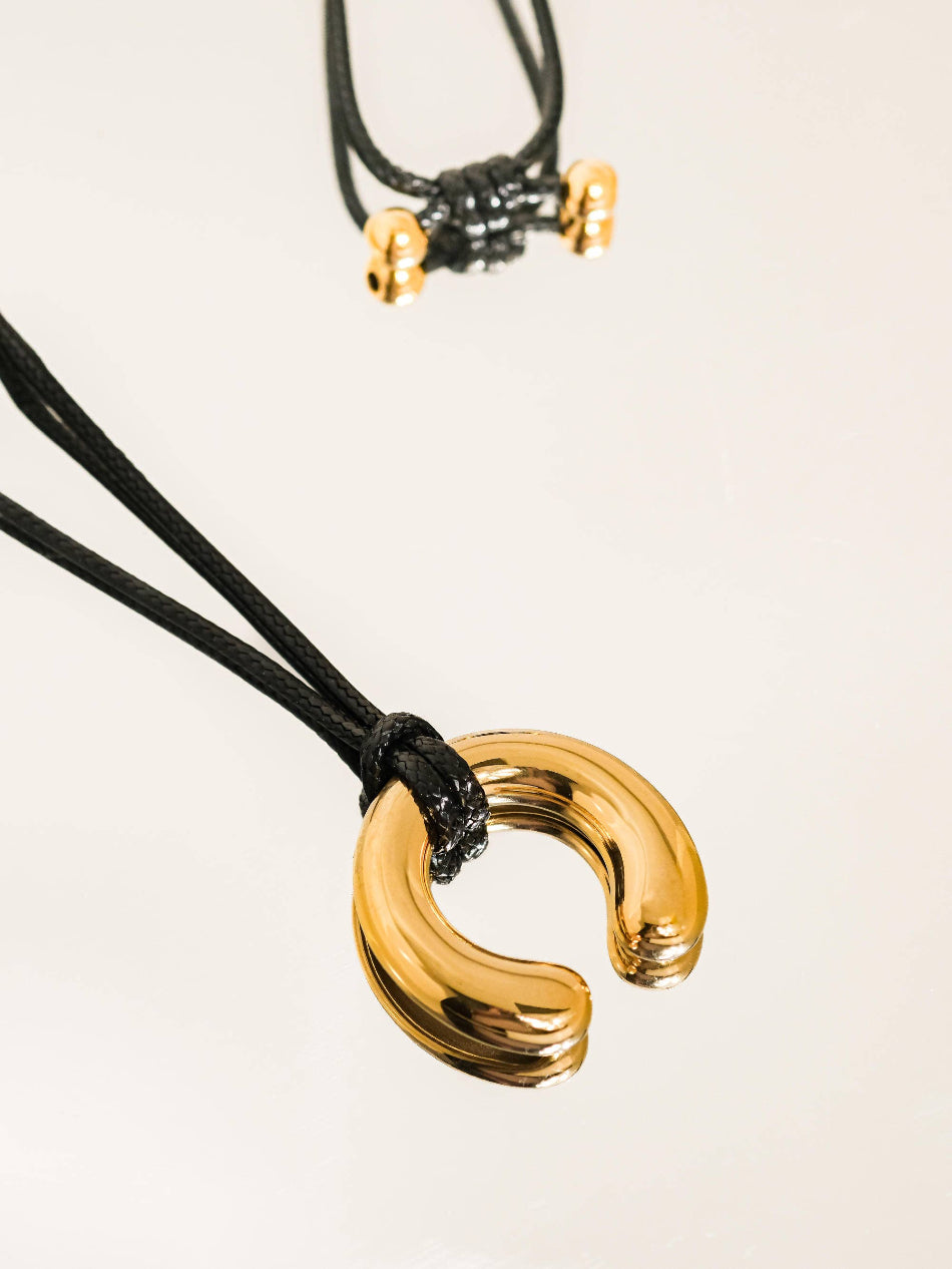 Valeska Horseshoe Necklace