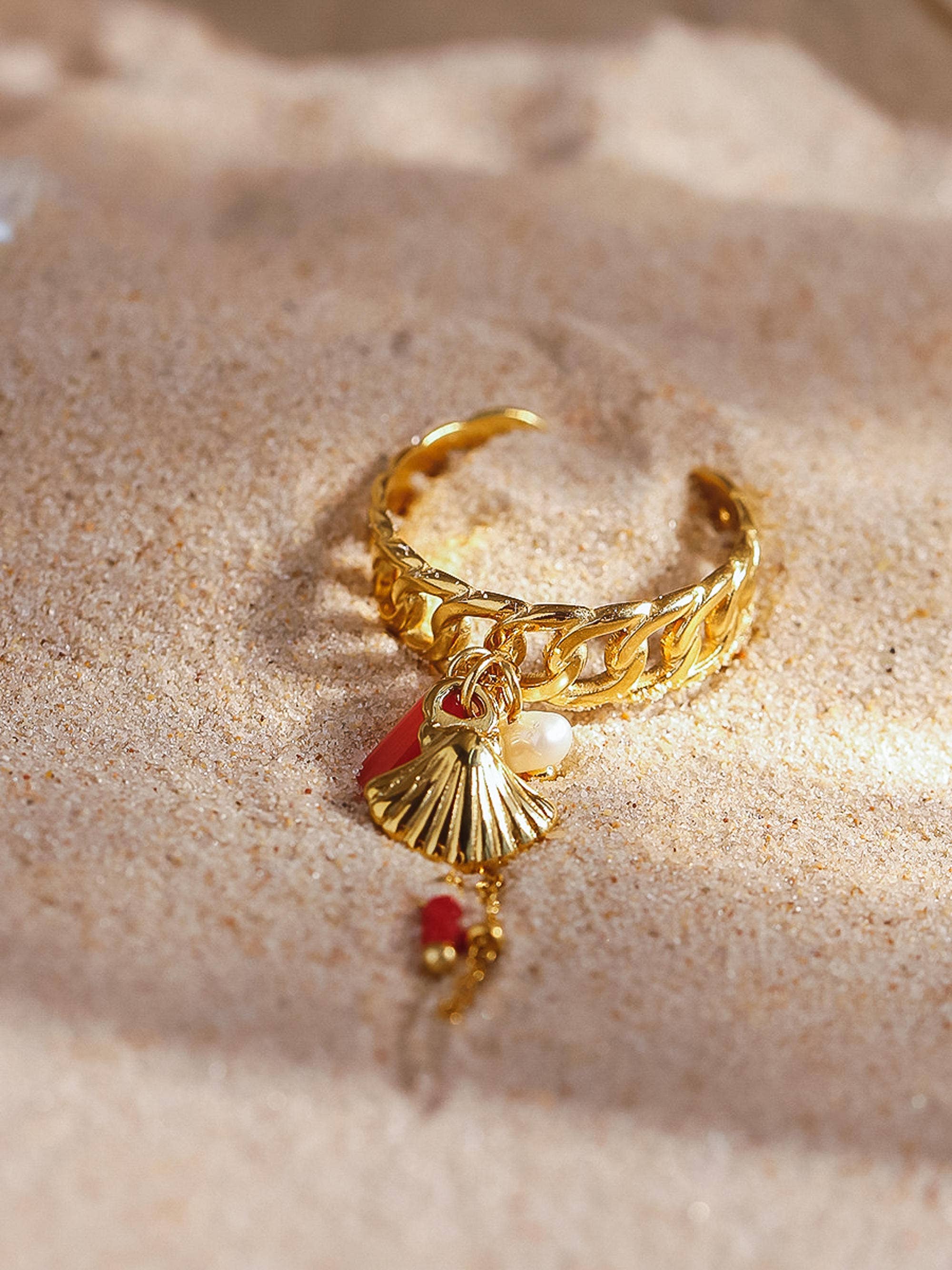 Rade Dangle Chain Ring