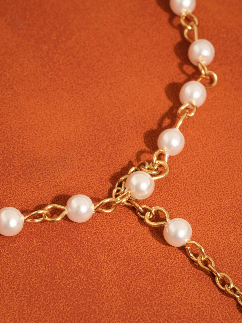 Windsor Pearl Hand Chain