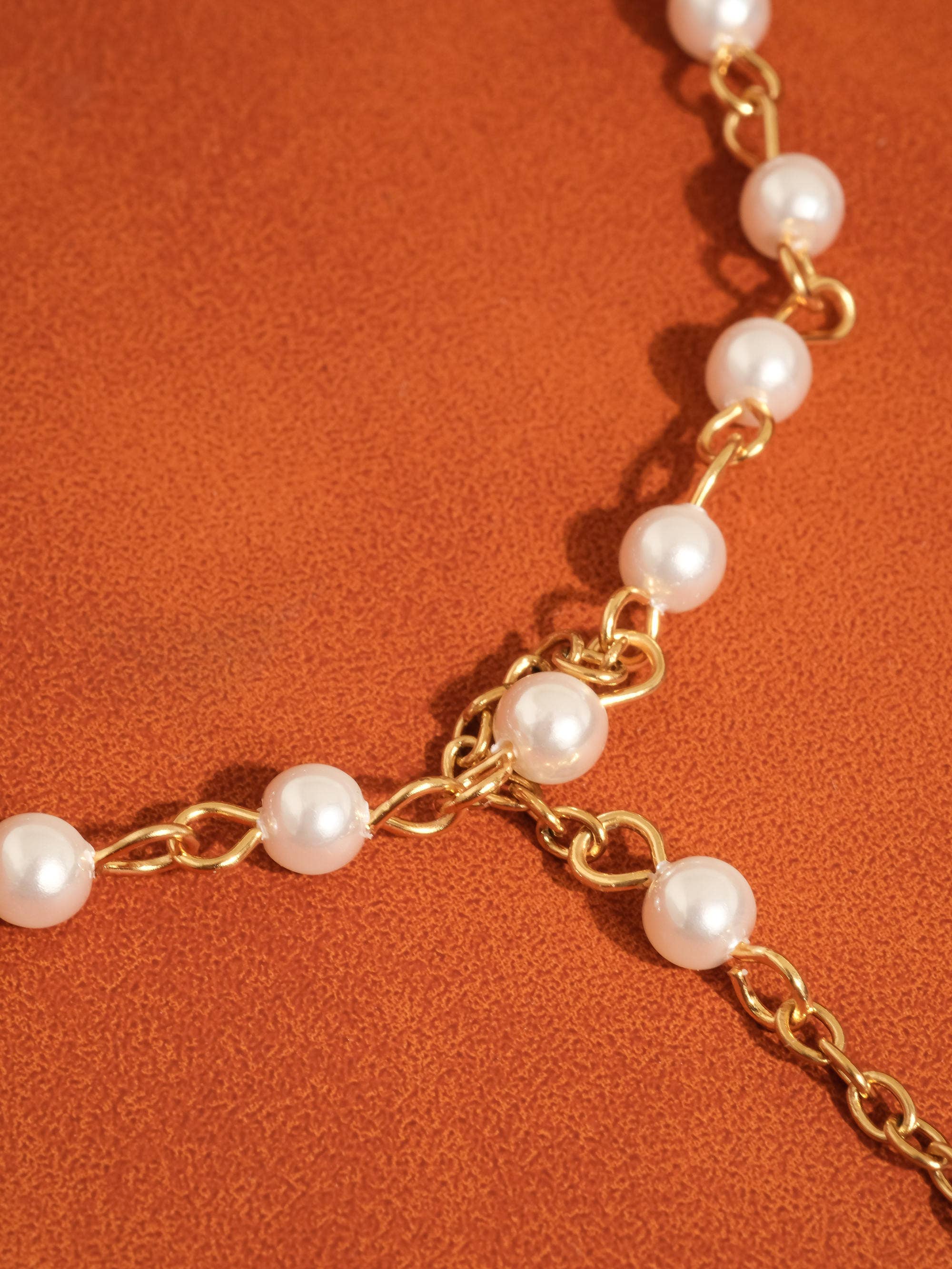 Windsor Pearl Hand Chain