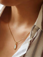 Amulet Shell Necklace Gold
