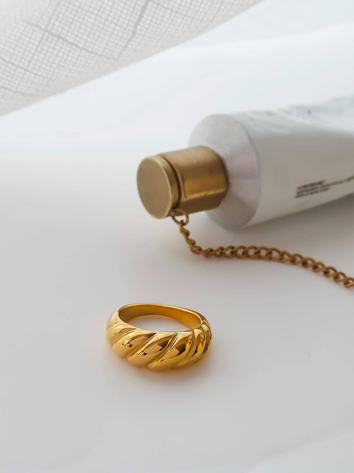Wallace 18K Gold Non-Tarnish Croissant Ring: Yellow Gold / 8