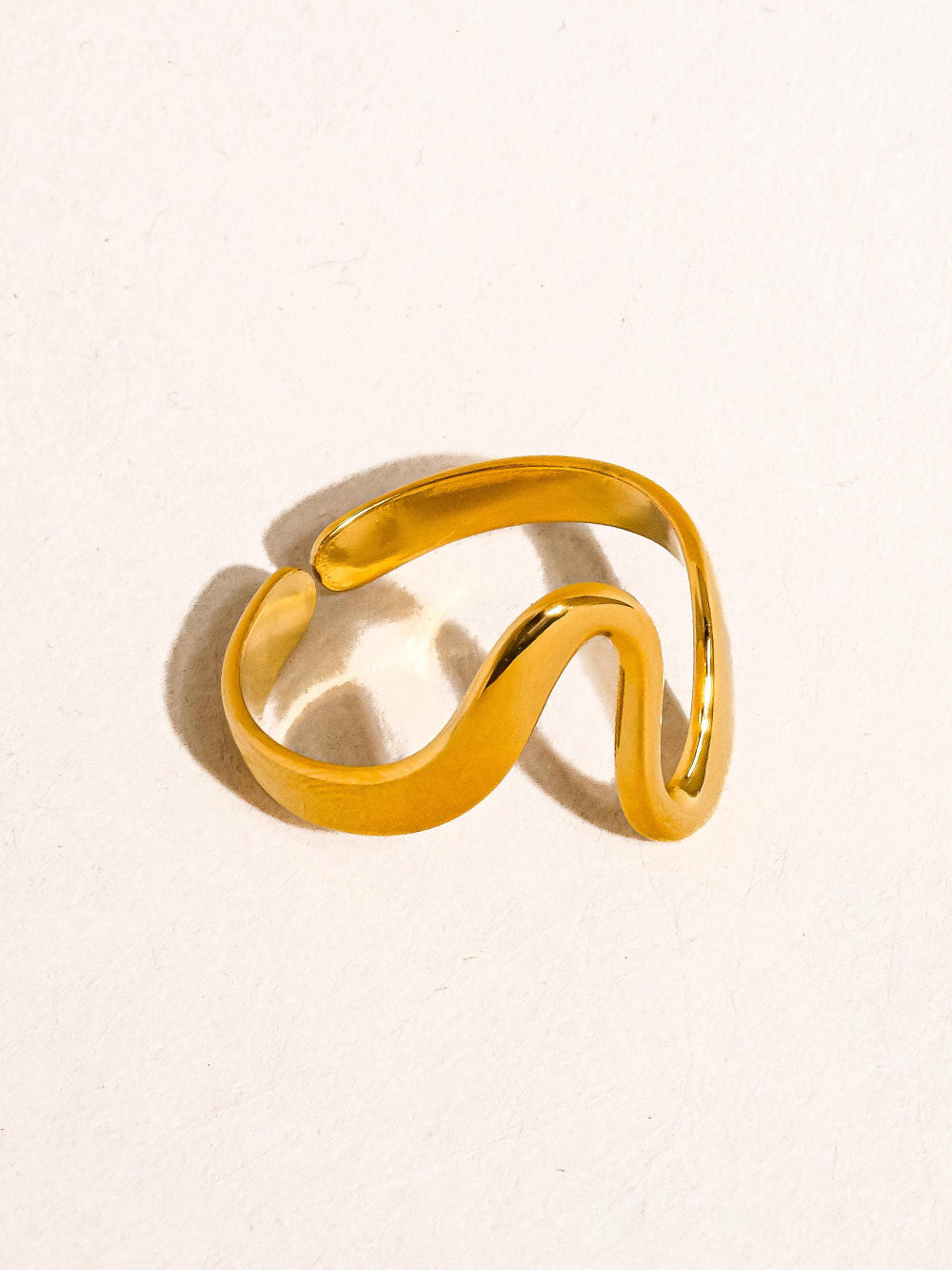 Arther Abstract Ring