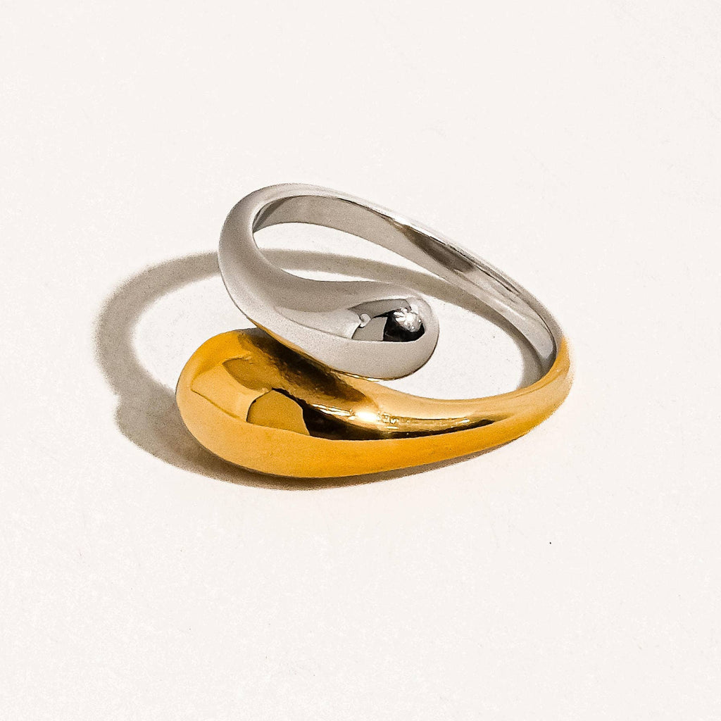 Gabrielle Twist Ring: Multi-Colored