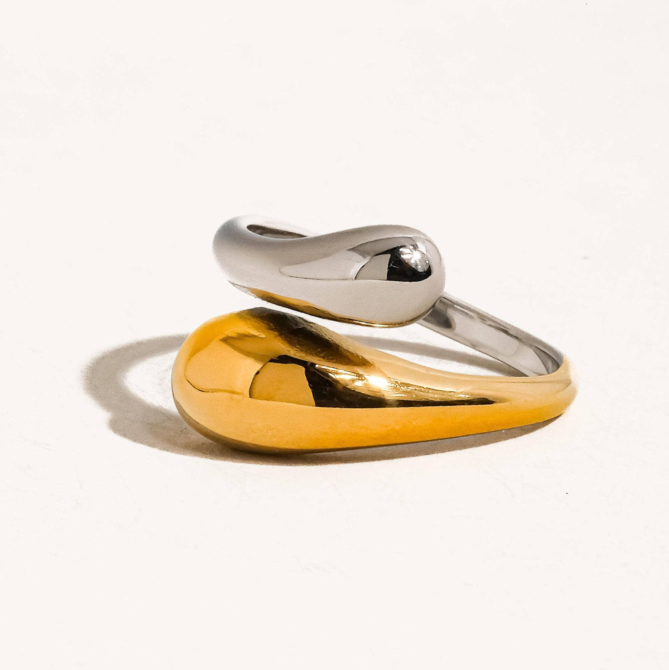 Gabrielle Twist Ring: Multi-Colored