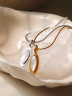 Amulet Shell Necklace Gold