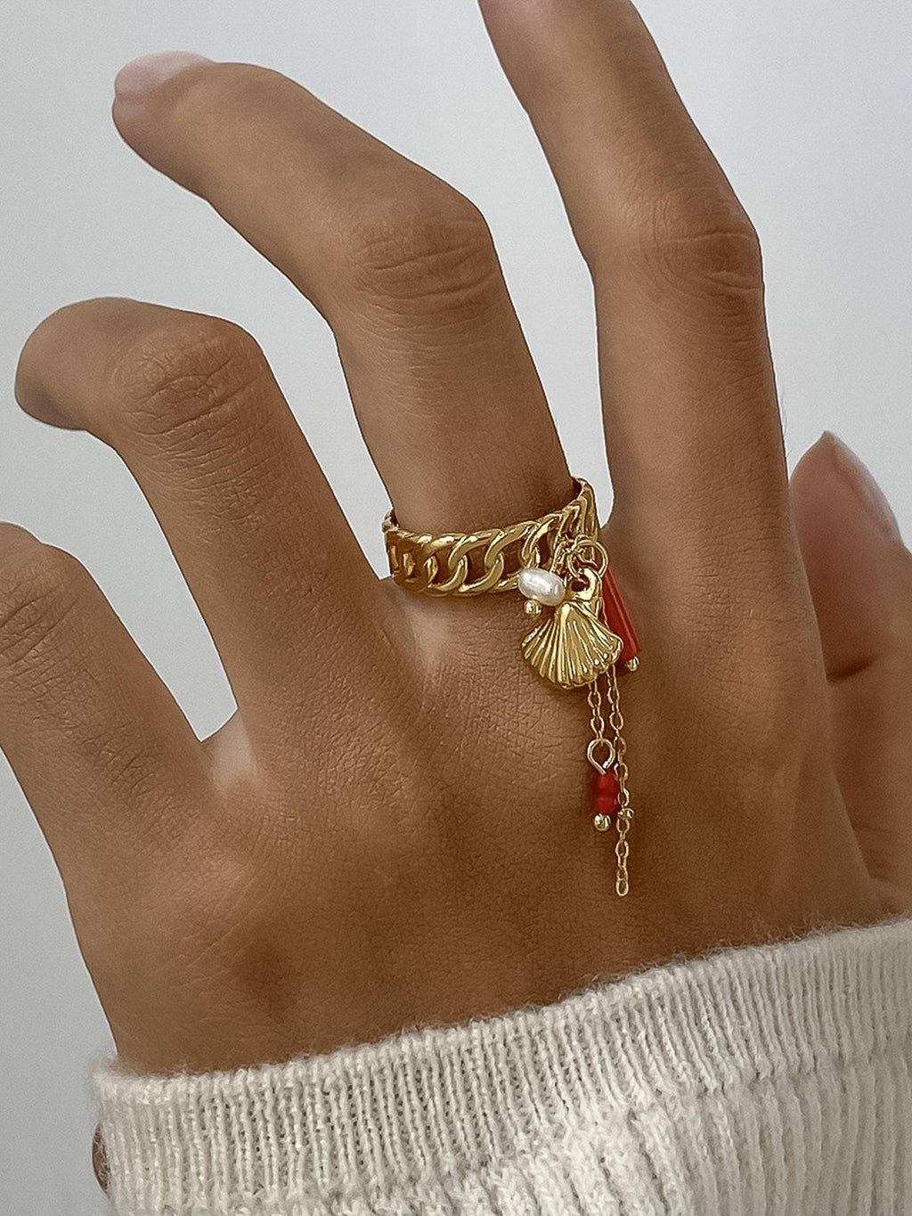 Rade Dangle Chain Ring